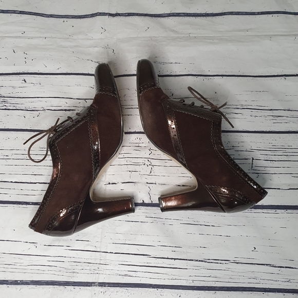 Enzo Angiolini "Aeemelle" Lace Up Dark Brown Suede Heels Size 10M - Picture 3 of 8